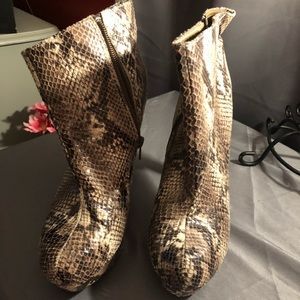 Mossimo Rattlesnake Platform High Herl Boots